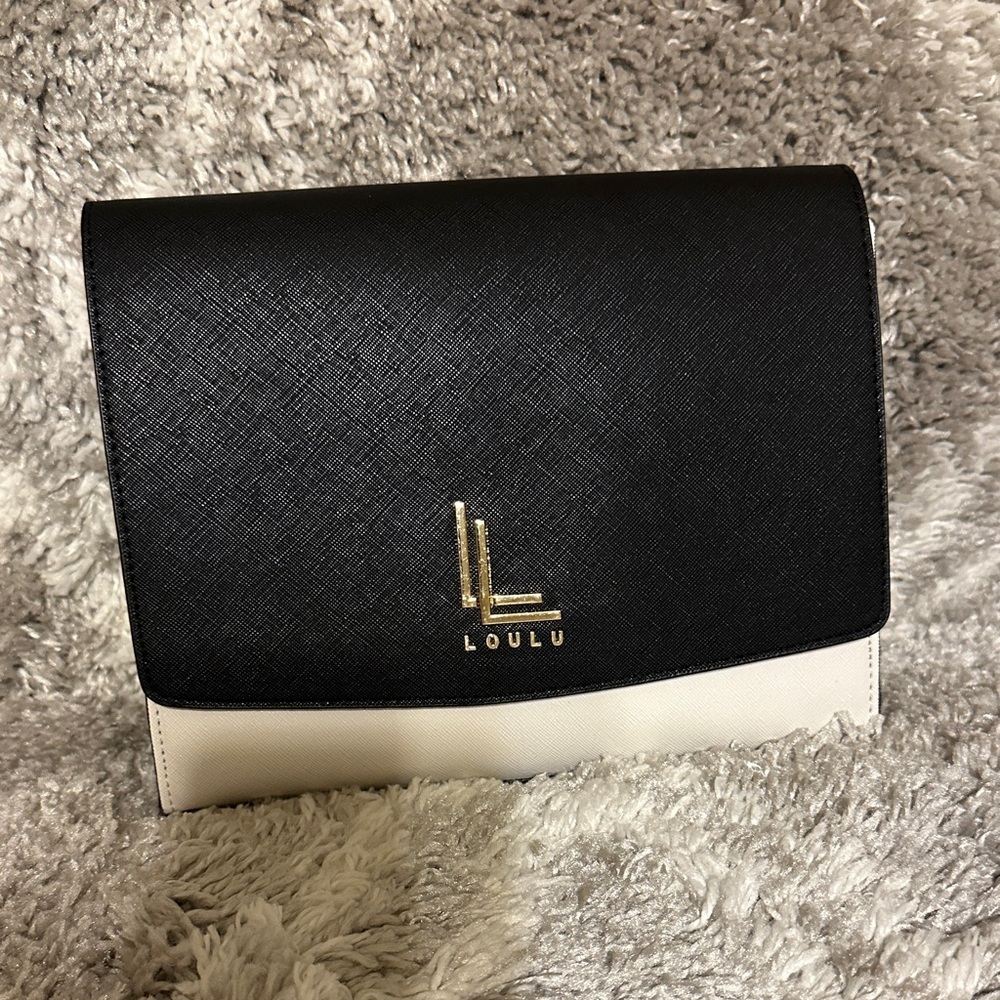 Loulu Elegant Black and White Crossbody Bag